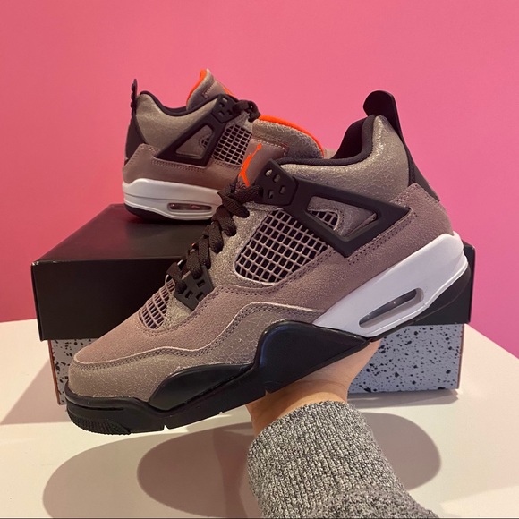 Jordan Shoes - Jordan 4 Taupe Haze 🤎